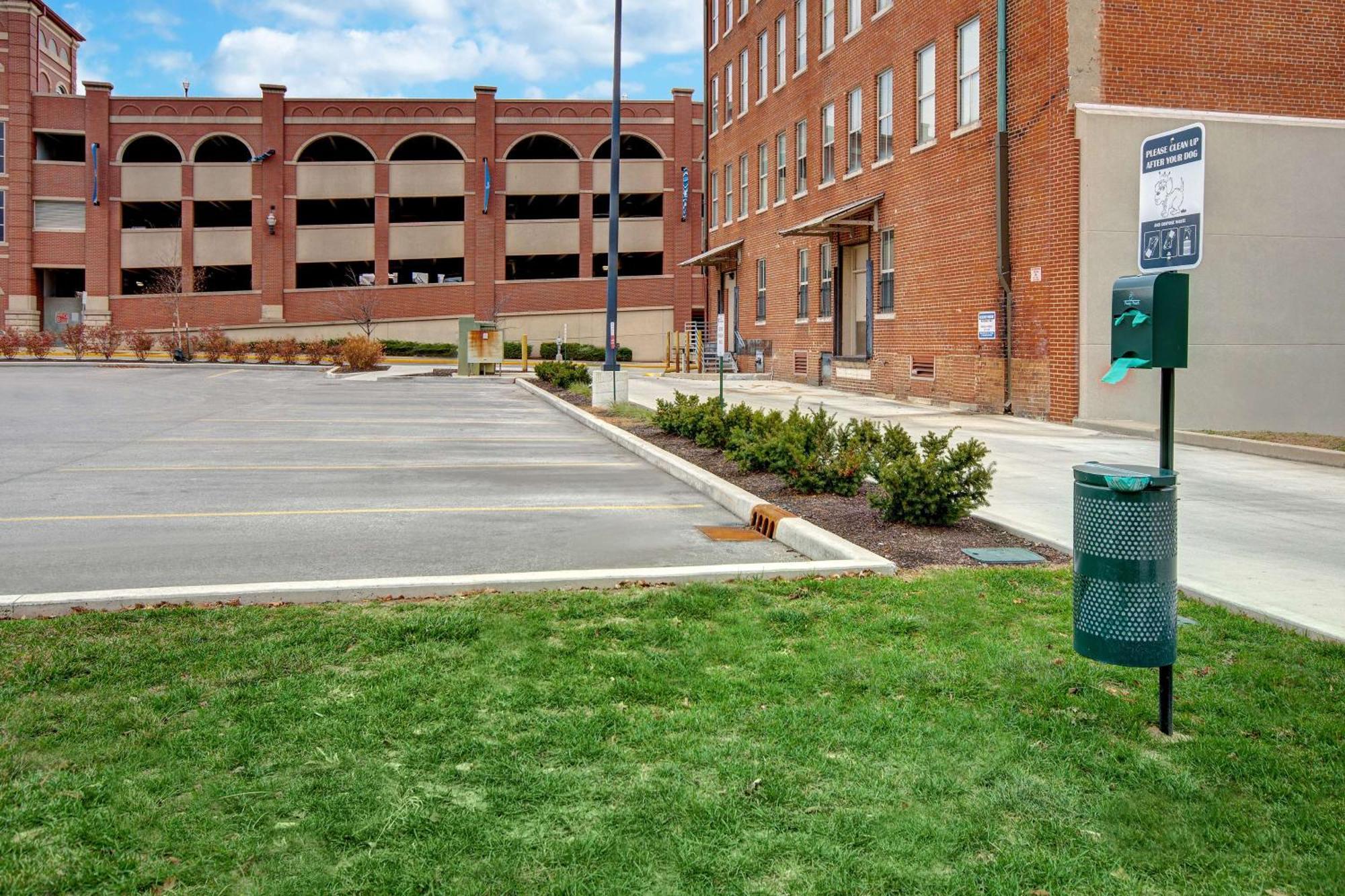 Hilton Garden Inn Terre Haute Exterior foto